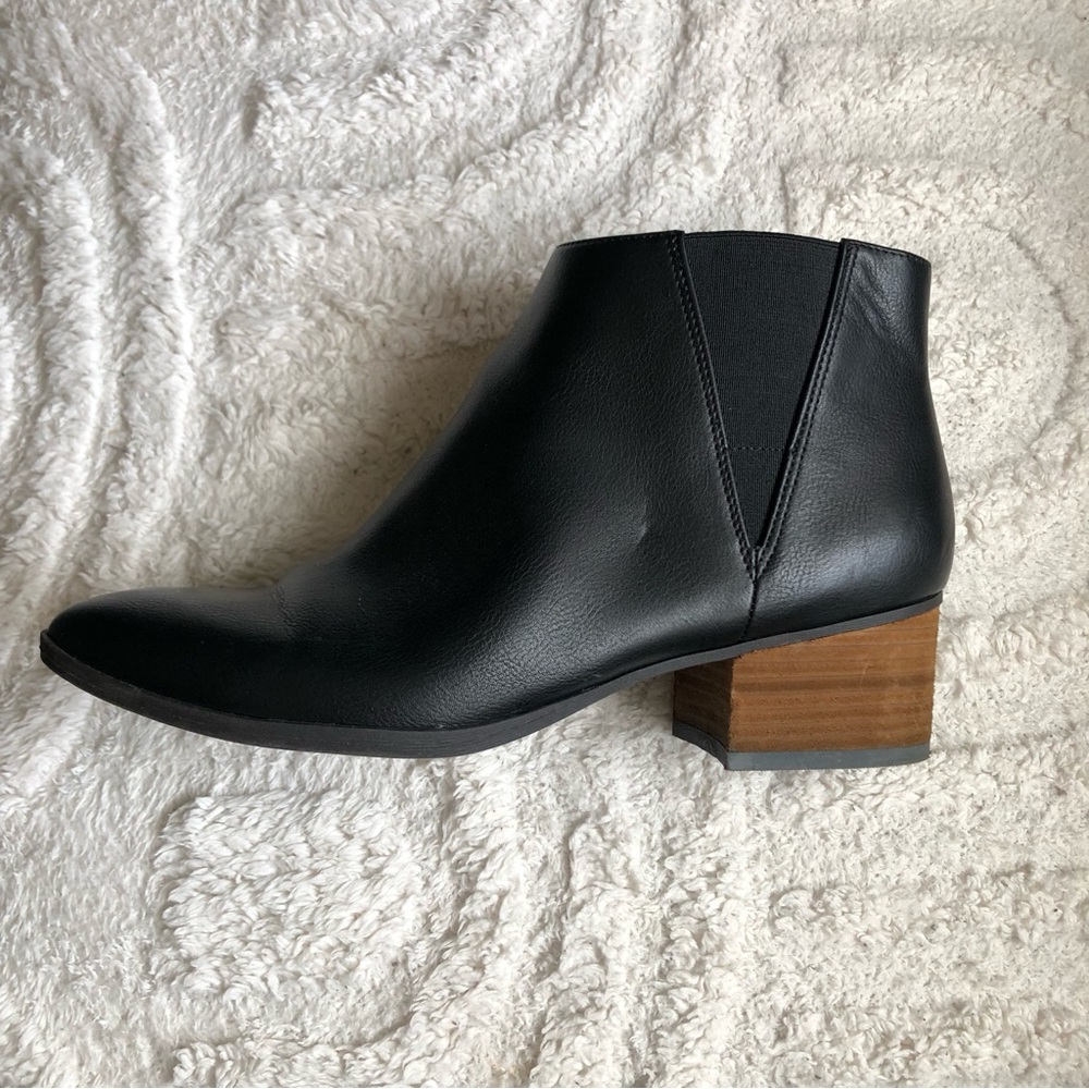 Dr. School’s zip up booties